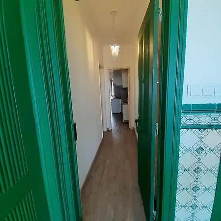 Vintage Top Roof Apartment Lissabon