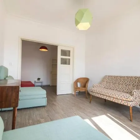 Vintage Top Roof Apartment * Lissabon