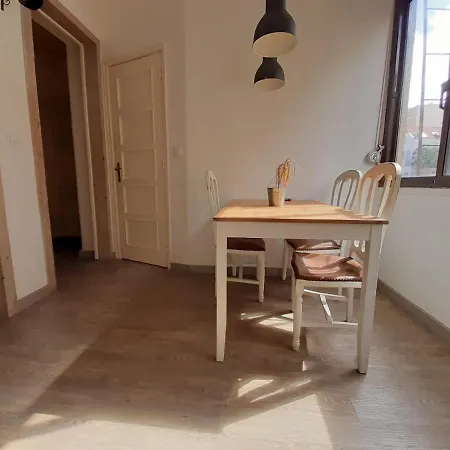 Vintage Top Roof Apartment Apartment *