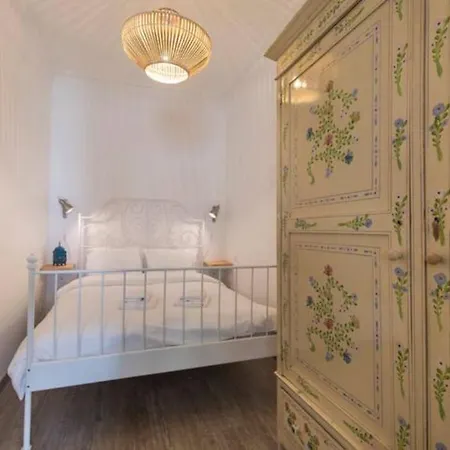 Vintage Top Roof Apartment Lissabon
