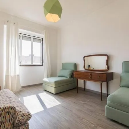 Vintage Top Roof Apartment * Lisbon