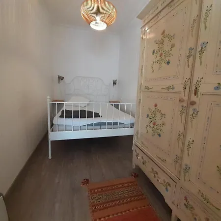 Vintage Top Roof Apartment Lisbon