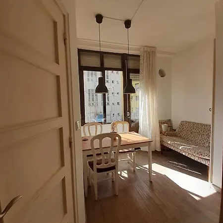 Vintage Top Roof Apartment Lisbon