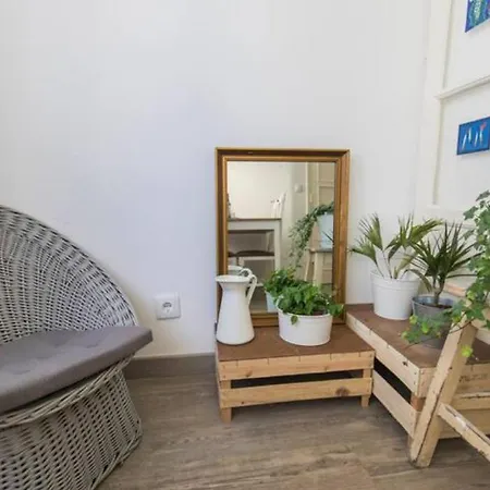 Vintage Top Roof Apartment Апартаменты